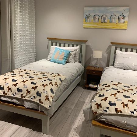 Cosy 3 Bedroom Apartment In Central Portrush With Sea Views 外观 照片