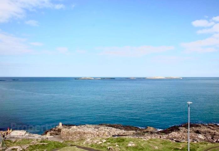 Cosy 3 Bedroom Apartment In Central Portrush With Sea Views 外观 照片