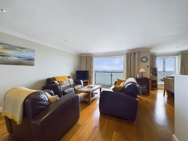 Cosy 3 Bedroom Apartment In Central Portrush With Sea Views 外观 照片
