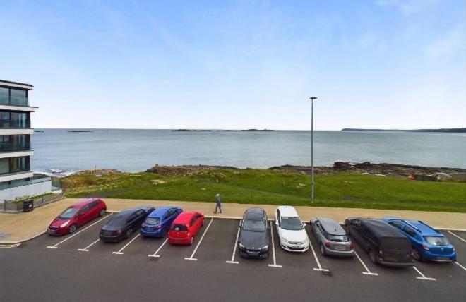Cosy 3 Bedroom Apartment In Central Portrush With Sea Views 外观 照片