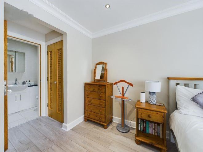 Cosy 3 Bedroom Apartment In Central Portrush With Sea Views 外观 照片