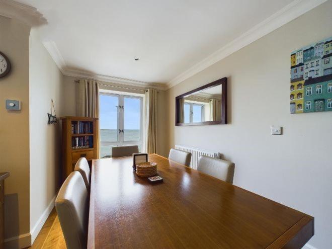 Cosy 3 Bedroom Apartment In Central Portrush With Sea Views 外观 照片